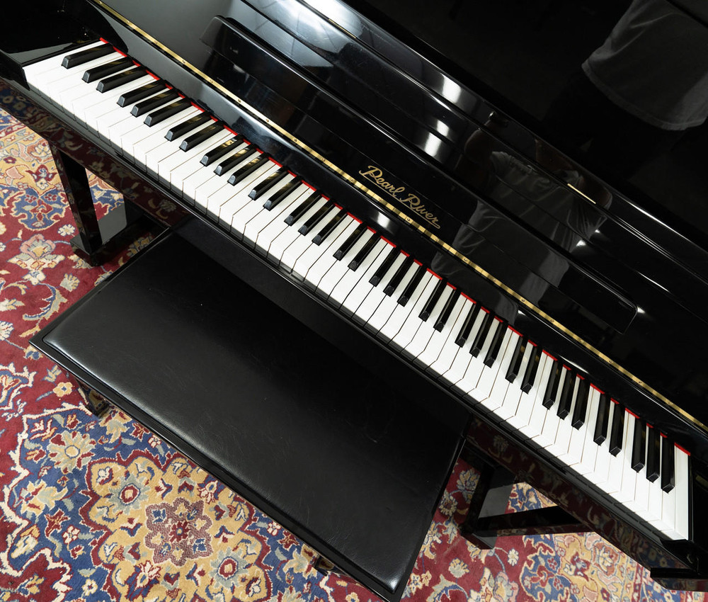 Pearl River 46 UP118M Upright Piano Polished Ebony SN: 308819